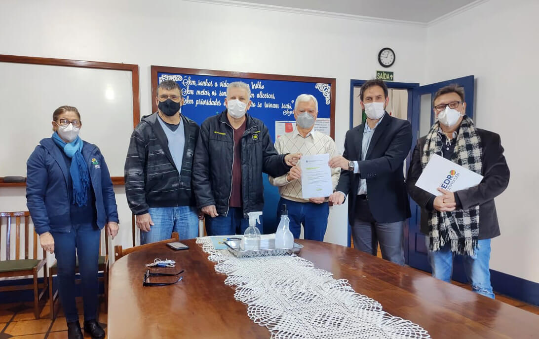 APAE DE TRÊS DE MAIO É CONTEMPLADA COM EMENDA PARLAMENTAR DE R$ 50 MIL